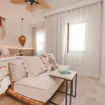 6 By Zula Hotel