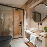 6 By Zula Hotel