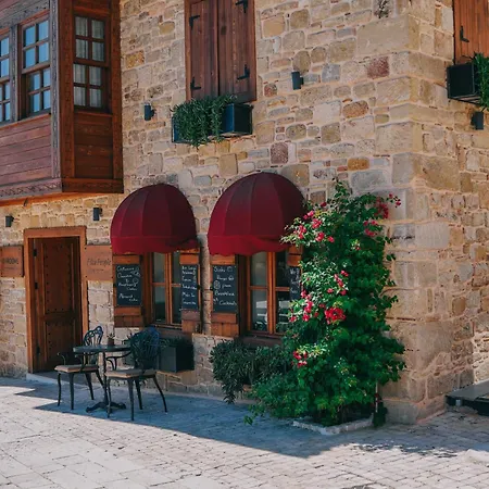 6 By Zula Hotel Side